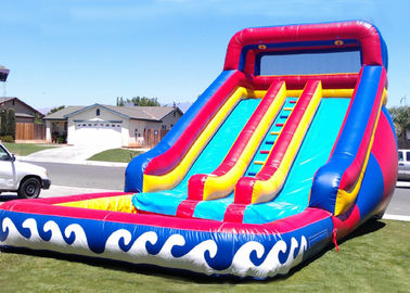 Lucu Gelombang Ukuran Dewasa Raksasa Inflatable Water Slide Dengan Kolam Renang