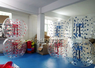 Komersial Inflatable Outdoor Mainan Red Dot / Blue Dot Manusia Berukuran Bola Sepak Bola 1,7 M