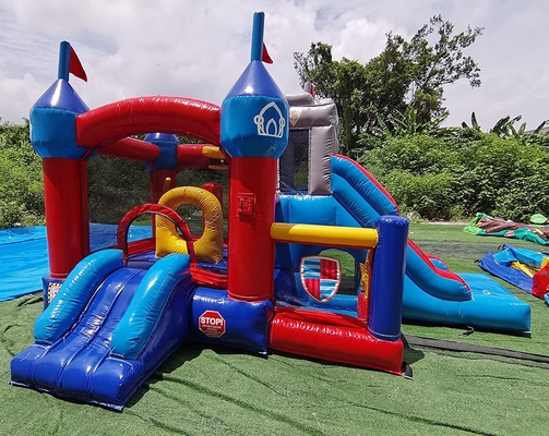 Anak-anak Luar Istana Goyang Kendala Melompat Rumah Bouncing Tiup Dengan Seluncuran