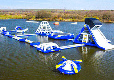 Wake Island Inflatable Water Park Durable Blue Inflatable Aqua Park Untuk Sea