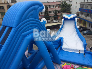 Gelombang Biru 36 * 20 * 15 m Raksasa Tiup Air Slide Dengan Kolam CE / UL Blower