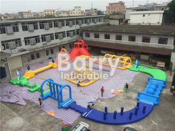 Giant 22 * ​​25m Dewasa Amazing Inflatable Water Park Dengan Air Blower / Bahan Perbaikan