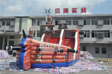 Menarik kapal bajak laut Combo komersial tiup, Bouncy Castle Slide dengan rintangan