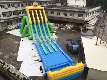 Komersial Kelas 4 Jalur Basah Raksasa Air Slide Tiup Untuk Acara Besar