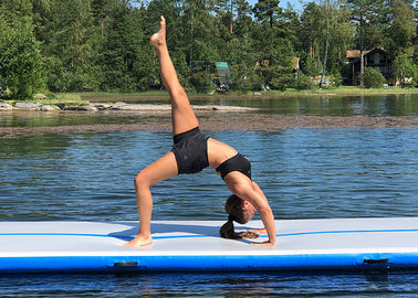 Olahraga Air Kebugaran Tiup Air Aqua Mengambang Yoga Mat Di Kolam Renang Atau Danau