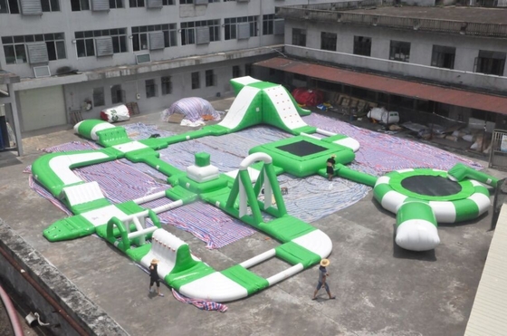 Taman Air Terapung Inflatable Green Playground untuk bersenang-senang EN14960