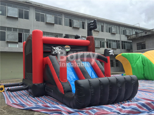 Kastil Tiup Kelas Komersial Dengan Kapal Bajak Laut Geser Combo Blow Up Bounce