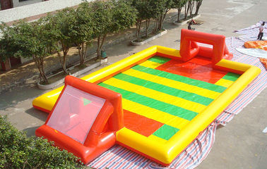 Luar Biasa Olahraga Permainan Tiup Lapangan Sepak Bola, Colorful PVC Inflatable Football Game Field
