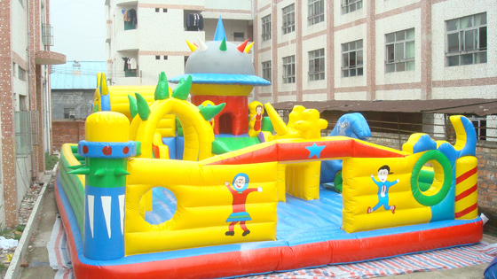 Komersial Inflatable Bouncer 0.55mm PVC Jumping Castle Play Park